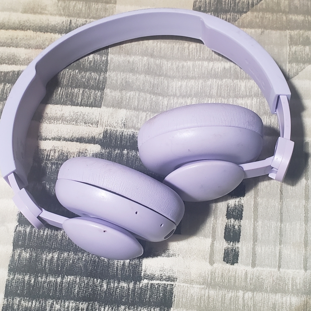 Wireless (Bluetooth) headphones